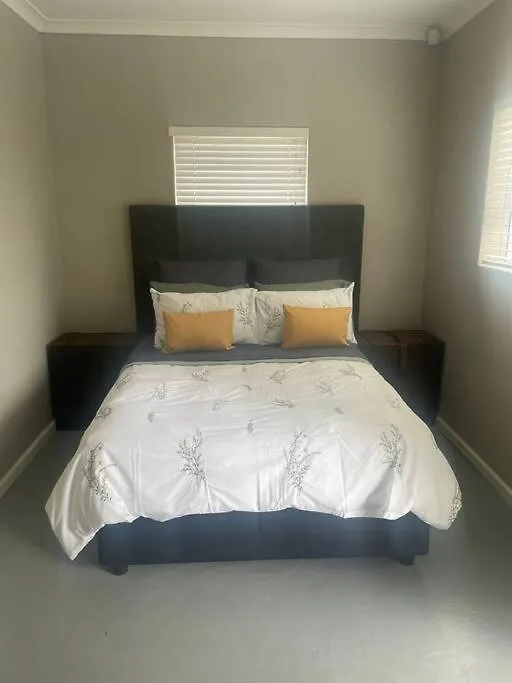 Lovely, Quite Flat Near Beach,41Jenvey Port Elizabeth